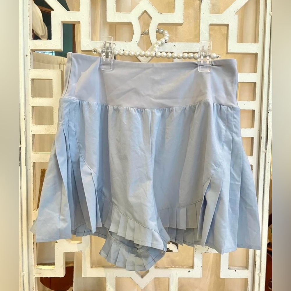 Athletic Shorts Light Blue Pleated